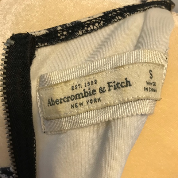 Abercrombie & Fitch dress women’s size small - Picture 4 of 5